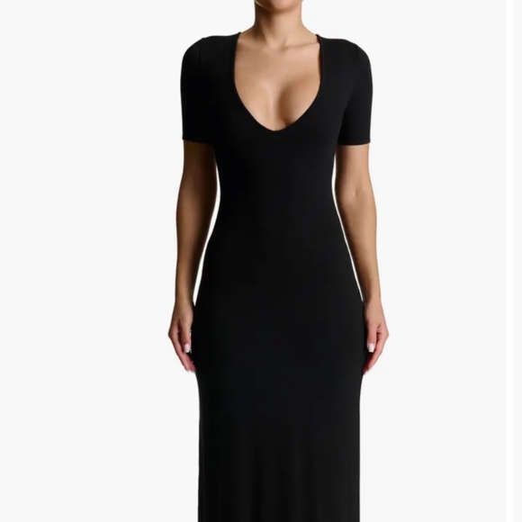Worn once formal v-neck maxi dress - Picture 1 of 3